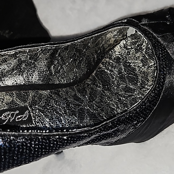 🖤🖤🖤NEW SATIN & SEQUIN PLEASER HEELS🖤🖤🖤 - Picture 14 of 16